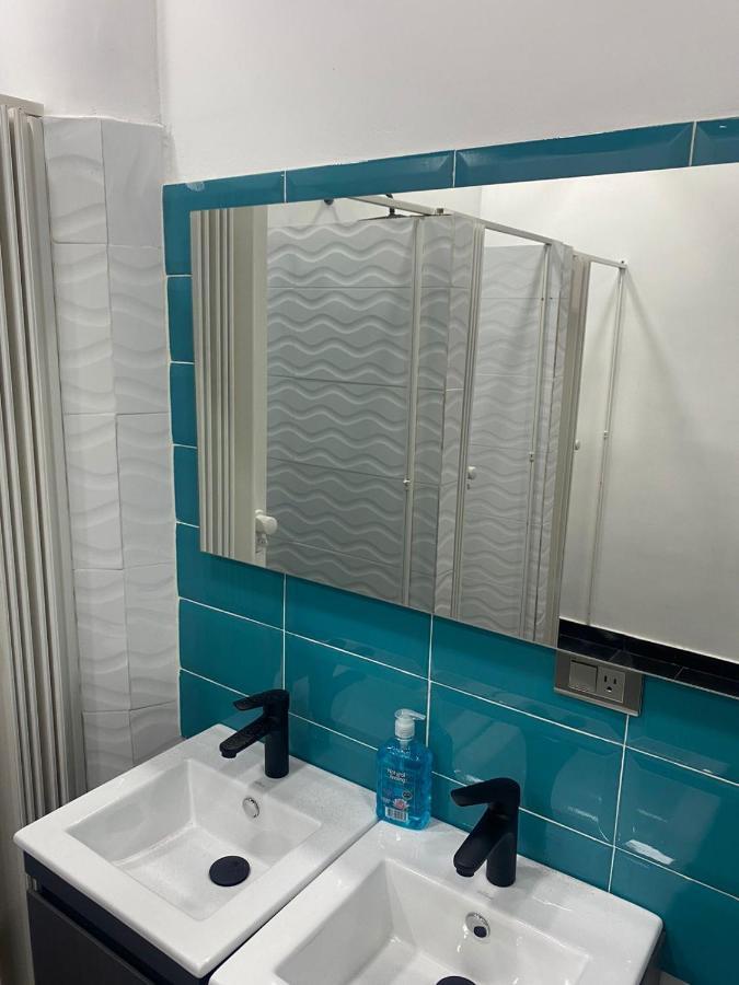 מדיין Hotel Hostal Caps San Diego מראה חיצוני תמונה